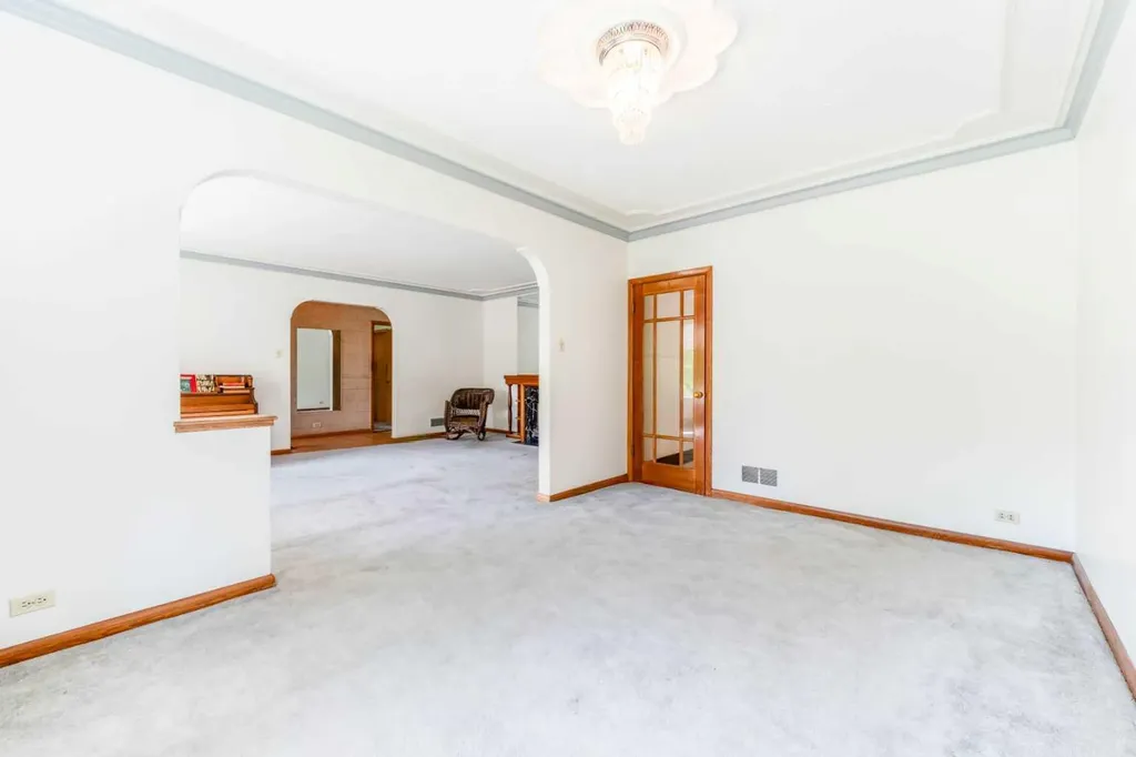 1122 9 Street NW Calgary AB T2M3K8