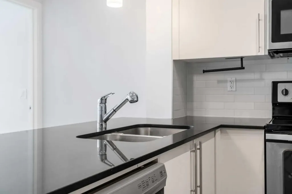 5305 32 Avenue SW Calgary AB T3E 8A2