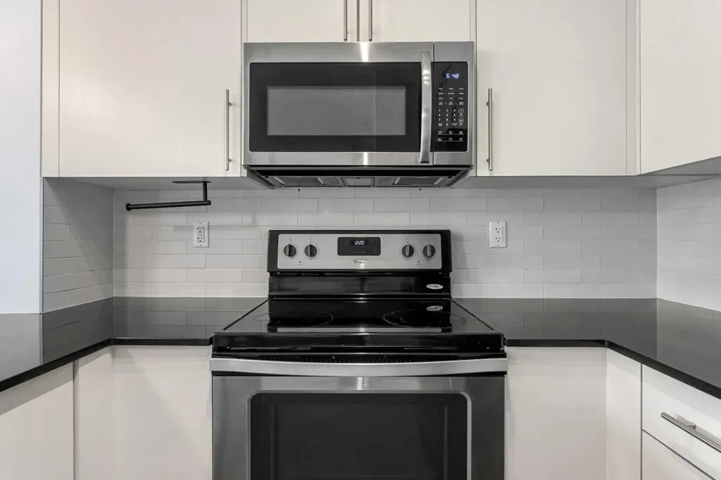 5305 32 Avenue SW Calgary AB T3E 8A2