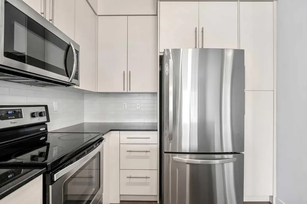 5305 32 Avenue SW Calgary AB T3E 8A2