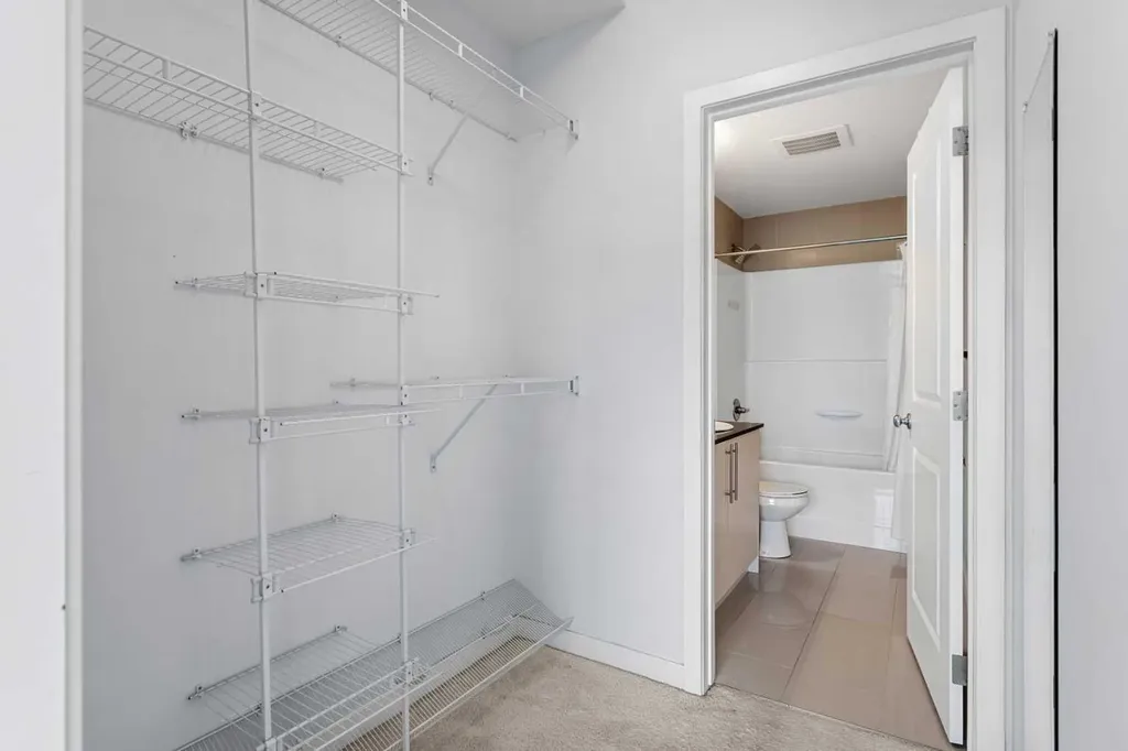 5305 32 Avenue SW Calgary AB T3E 8A2