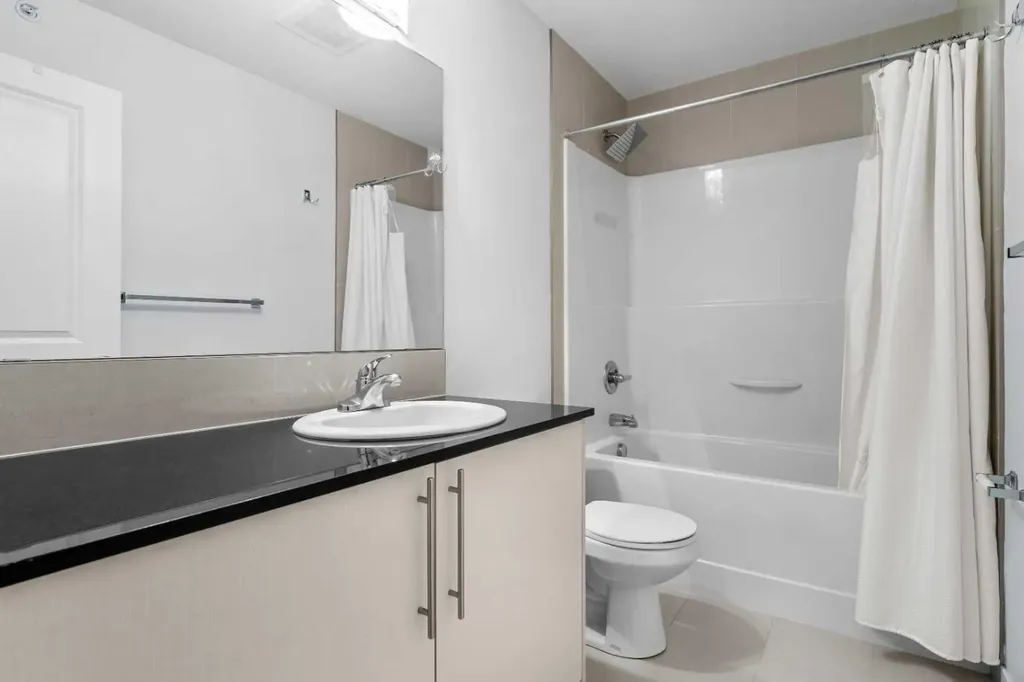 5305 32 Avenue SW Calgary AB T3E 8A2