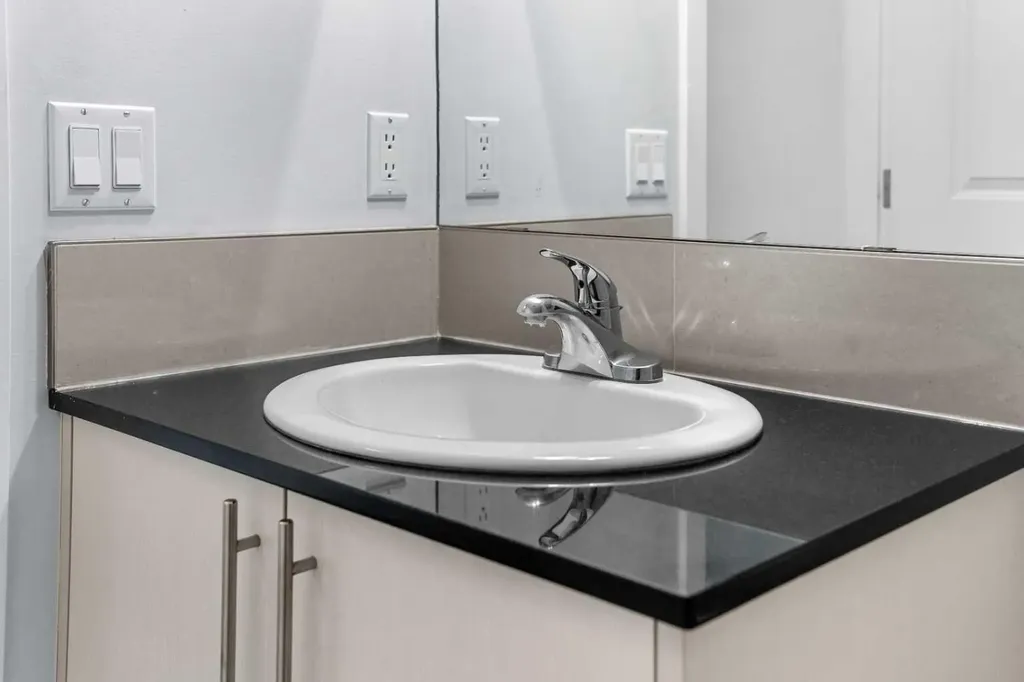 5305 32 Avenue SW Calgary AB T3E 8A2