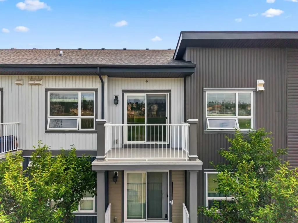 5305 32 Avenue SW Calgary AB T3E 8A2