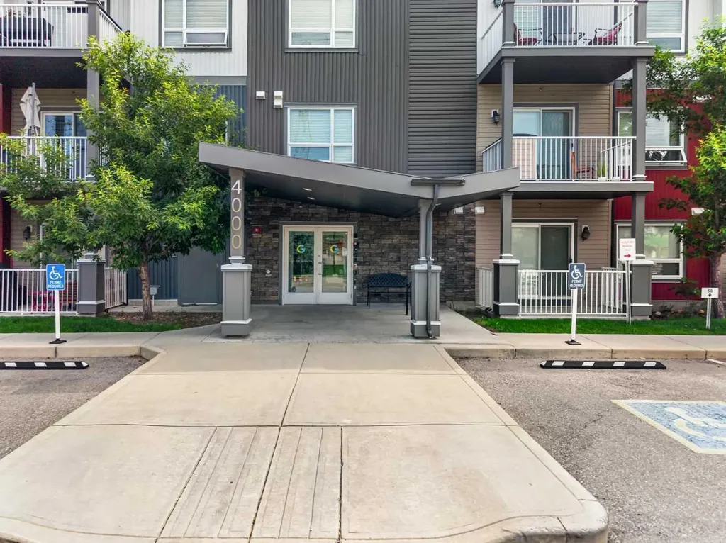 5305 32 Avenue SW Calgary AB T3E 8A2