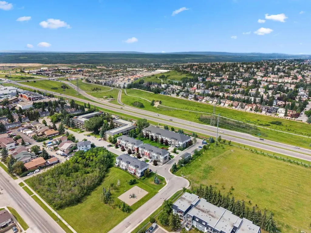 5305 32 Avenue SW Calgary AB T3E 8A2