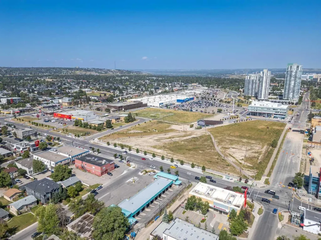 5305 32 Avenue SW Calgary AB T3E 8A2