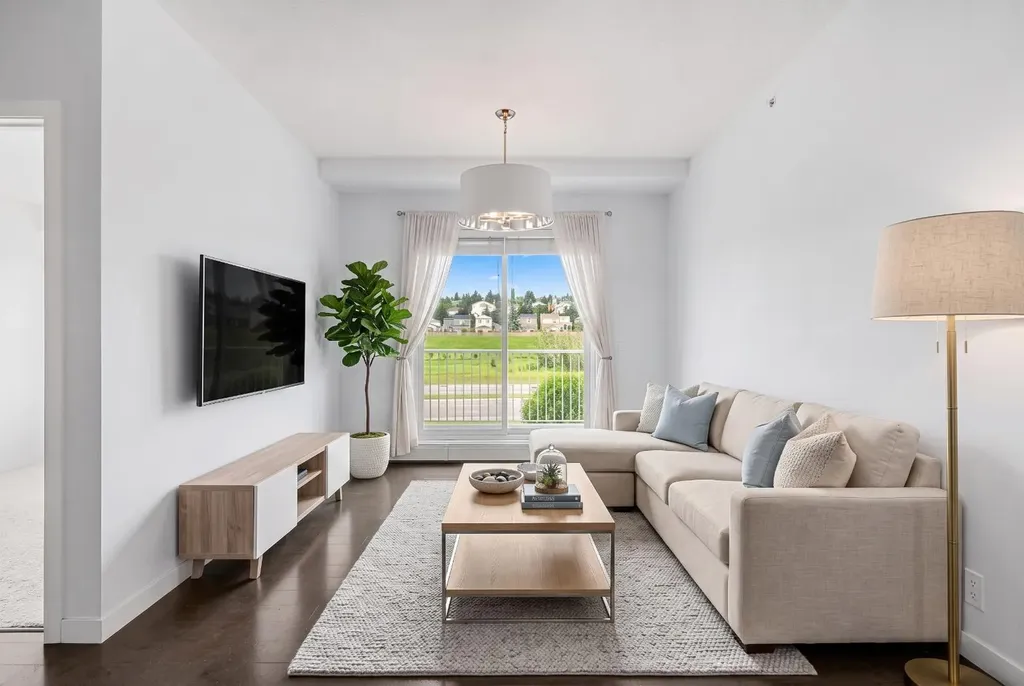 5305 32 Avenue SW Calgary AB T3E 8A2