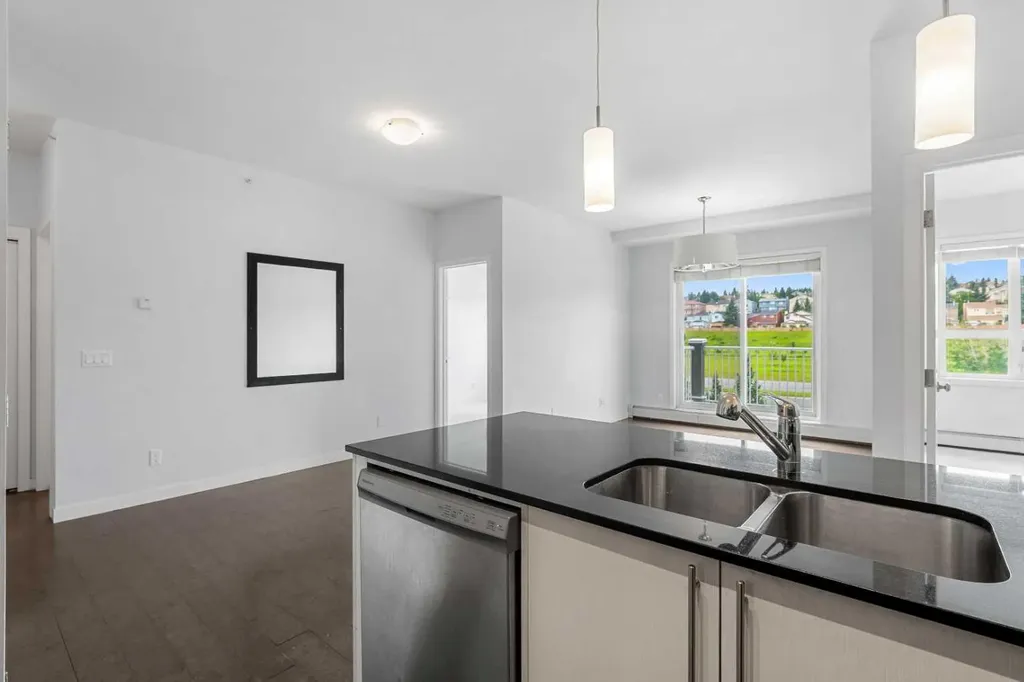 5305 32 Avenue SW Calgary AB T3E 8A2