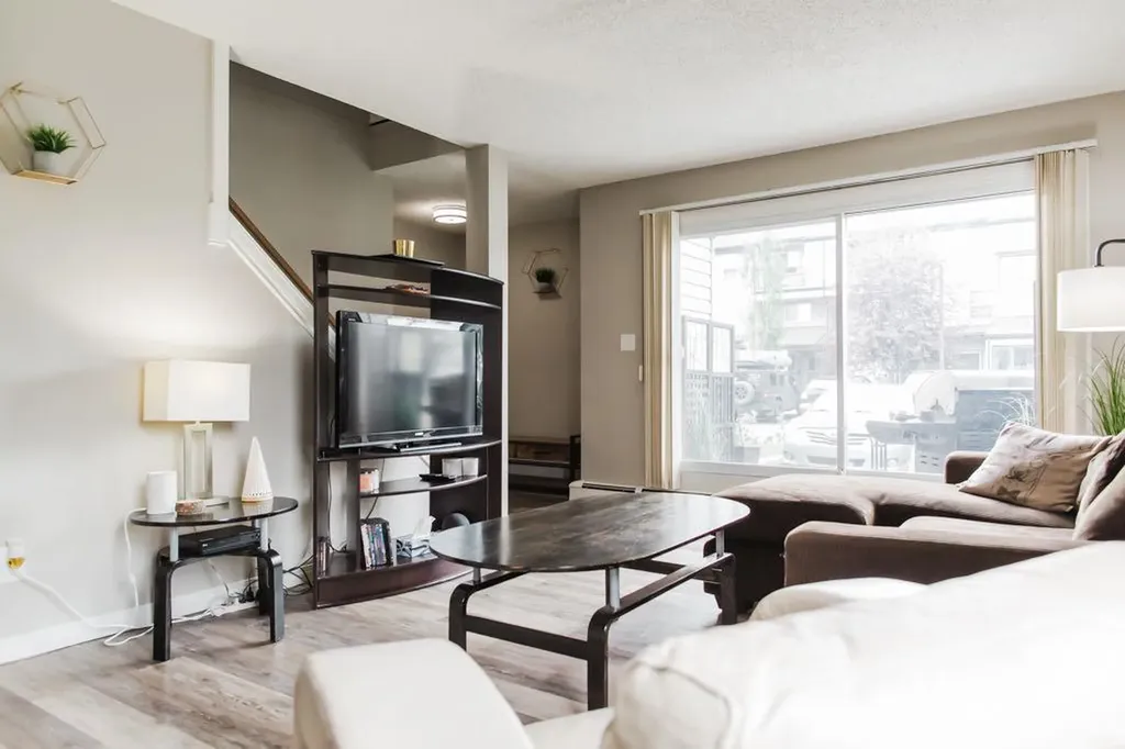 7201 Poplar Drive Grande Prairie AB T8V 6C5