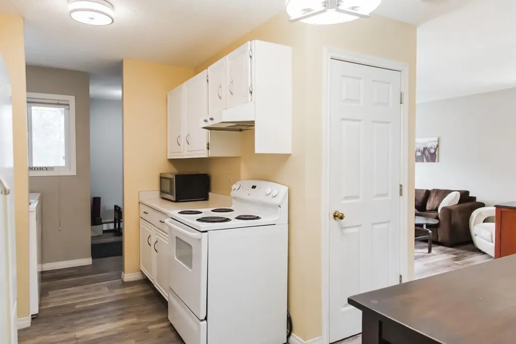 7201 Poplar Drive Grande Prairie AB T8V 6C5