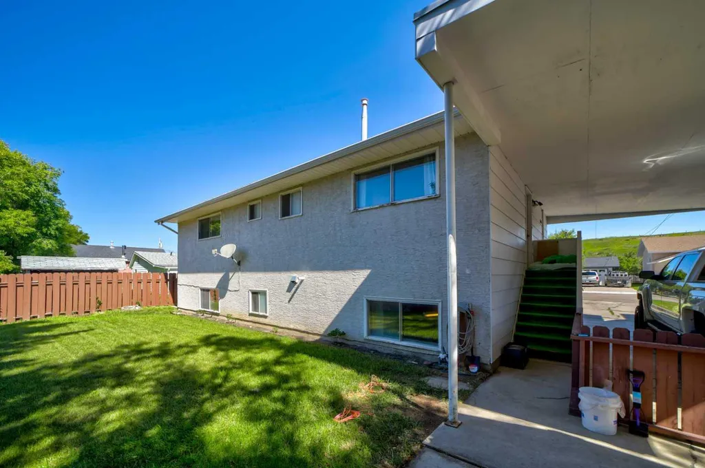 532 Indian Street Pincher Creek AB T0K 1W0