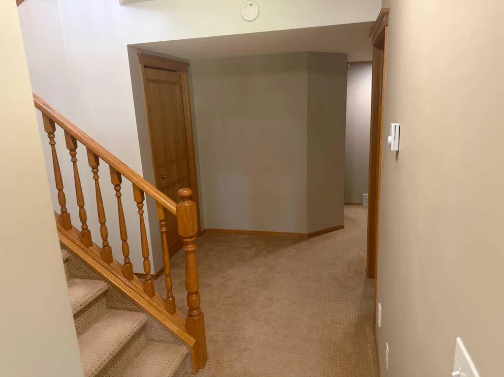 73 Scripps Landing NW Calgary AB T3L 1W2