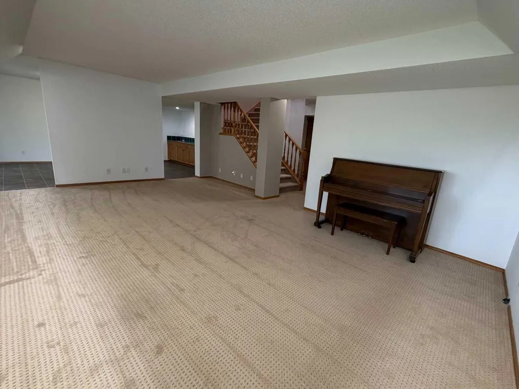 73 Scripps Landing NW Calgary AB T3L 1W2