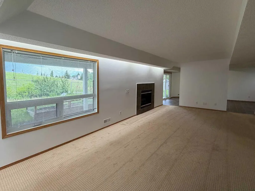 73 Scripps Landing NW Calgary AB T3L 1W2