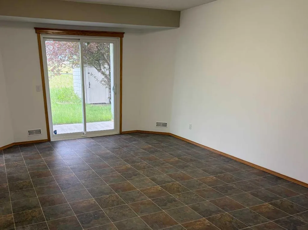 73 Scripps Landing NW Calgary AB T3L 1W2