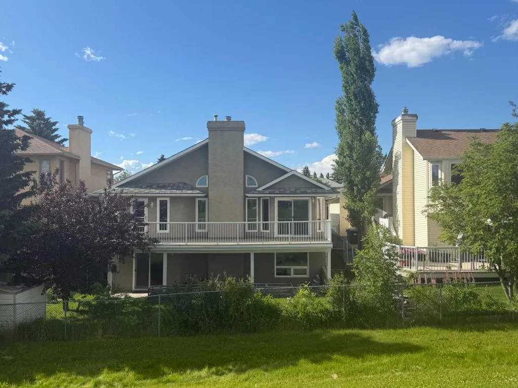 73 Scripps Landing NW Calgary AB T3L 1W2
