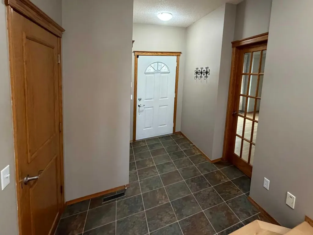 73 Scripps Landing NW Calgary AB T3L 1W2