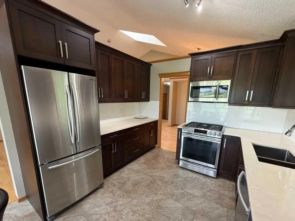 73 Scripps Landing NW Calgary AB T3L 1W2