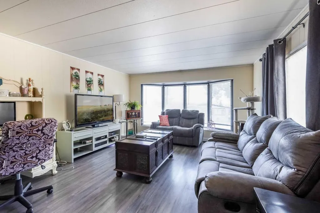 4000 13 Avenue SE Medicine Hat AB T1B1J3