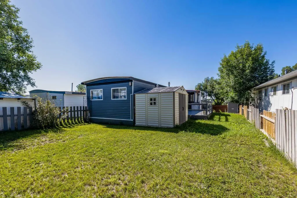 4000 13 Avenue SE Medicine Hat AB T1B1J3