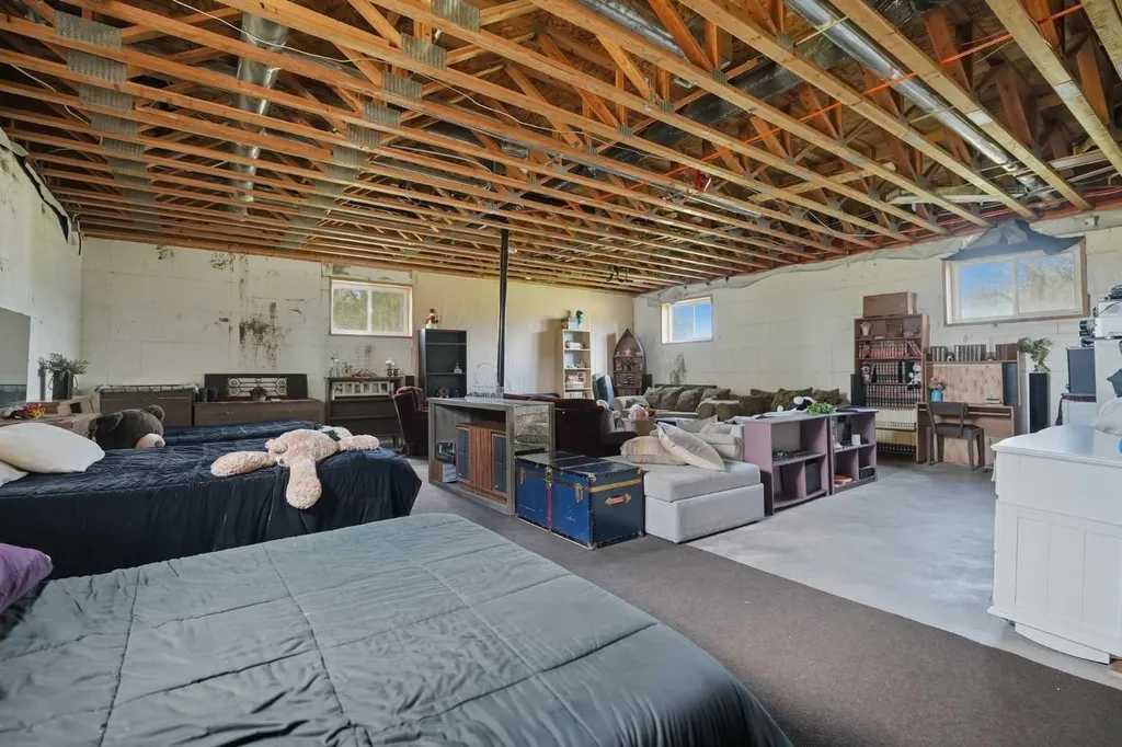 64242 258 Avenue E Rural Foothills County AB T1S 4G1