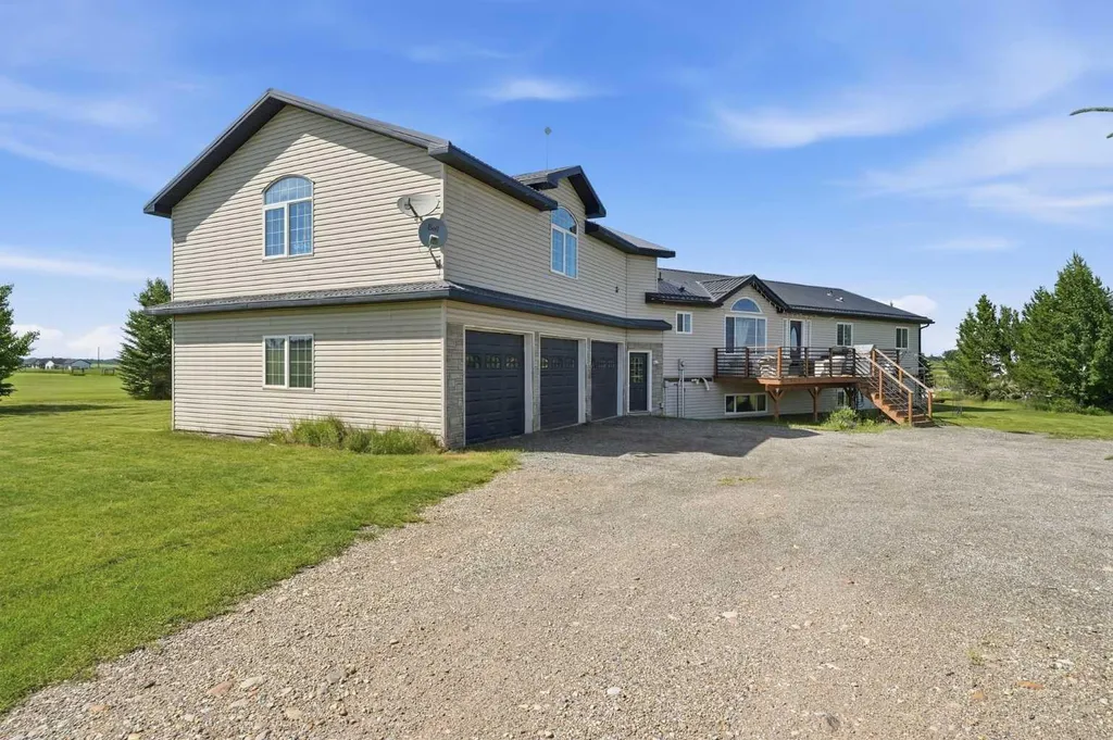64242 258 Avenue E Rural Foothills County AB T1S 4G1