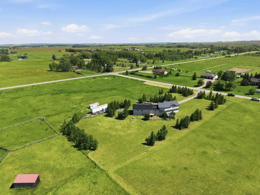 64242 258 Avenue E Rural Foothills County AB T1S 4G1