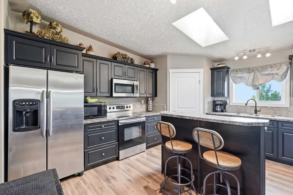 64242 258 Avenue E Rural Foothills County AB T1S 4G1