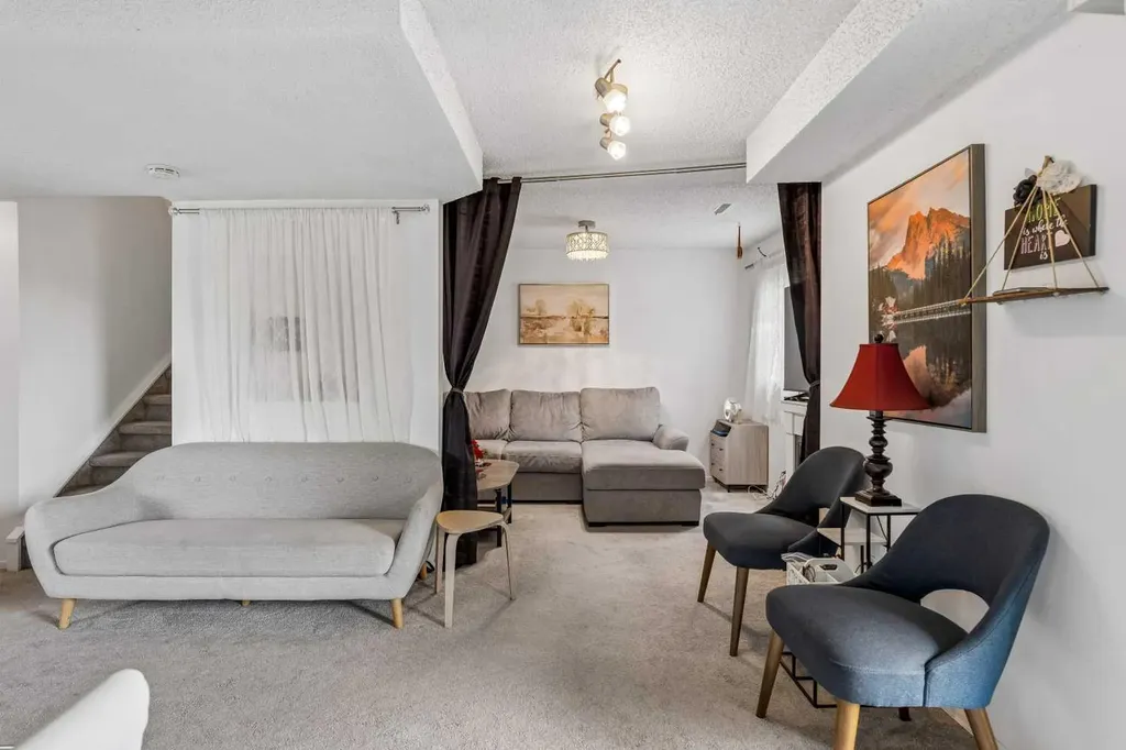 3015 51 Street SW Calgary AB T3E 6N5
