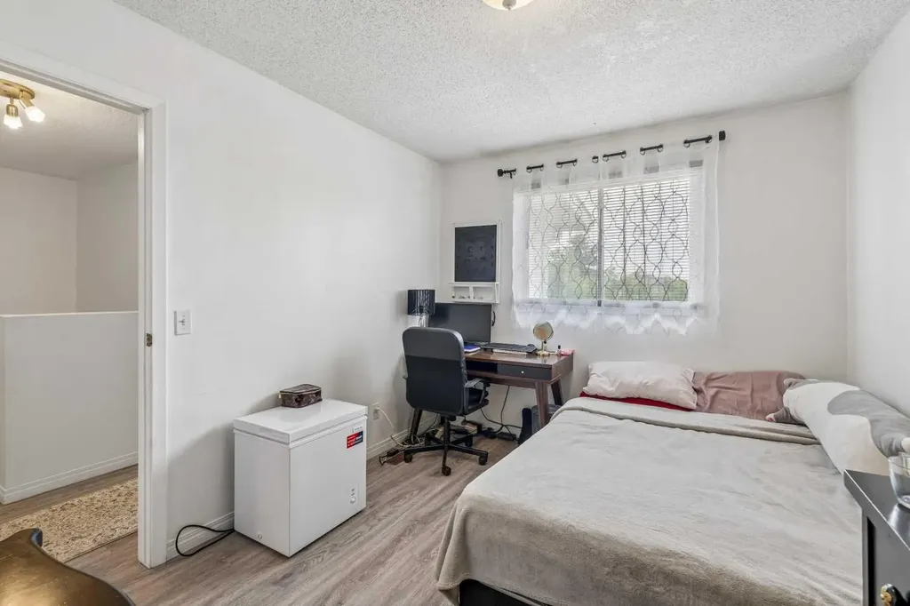 3015 51 Street SW Calgary AB T3E 6N5