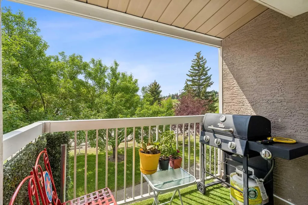 3015 51 Street SW Calgary AB T3E 6N5
