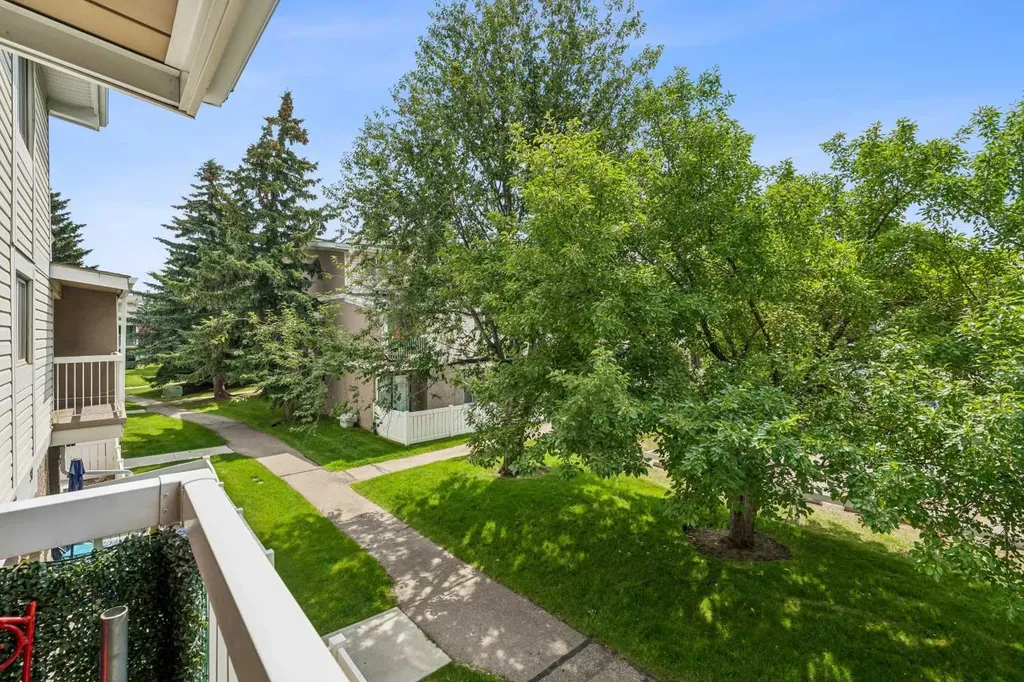 3015 51 Street SW Calgary AB T3E 6N5