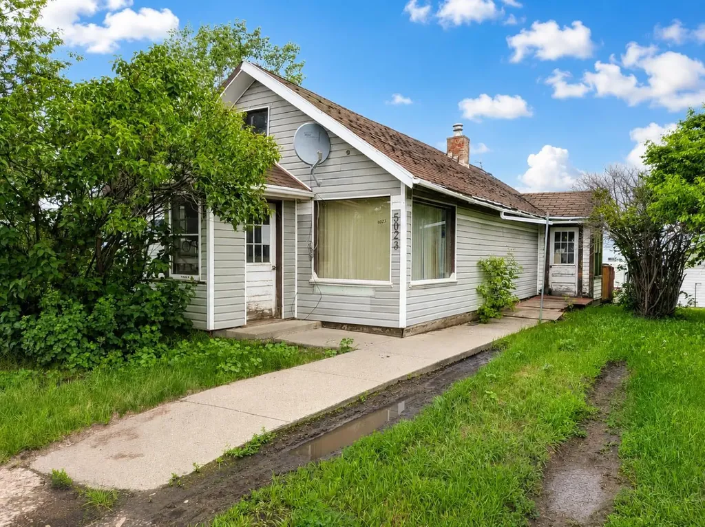 5023 46 Avenue Spirit River AB T0H 3G0