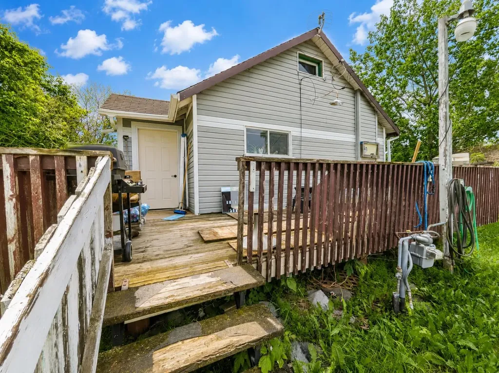 5023 46 Avenue Spirit River AB T0H 3G0