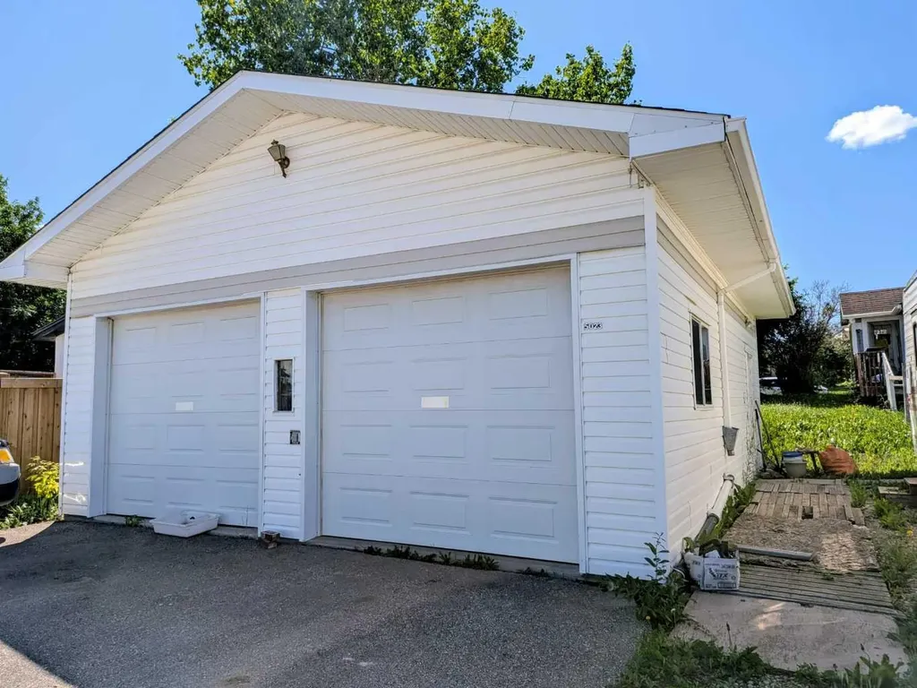 5023 46 Avenue Spirit River AB T0H 3G0