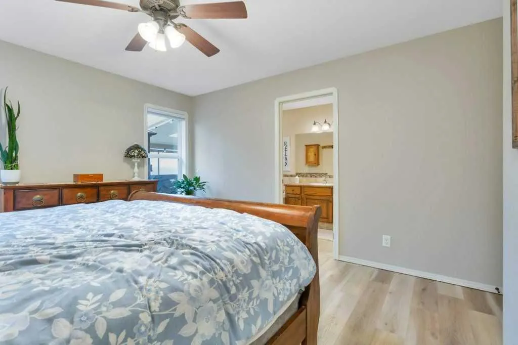 52 Irving Crescent Red Deer AB T4R 3R9