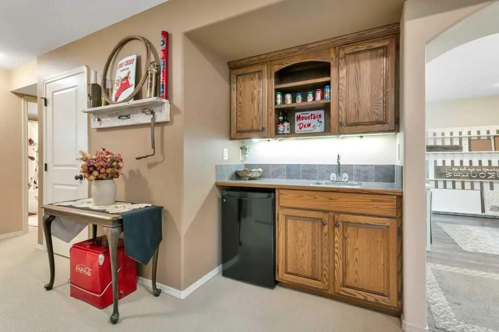 52 Irving Crescent Red Deer AB T4R 3R9