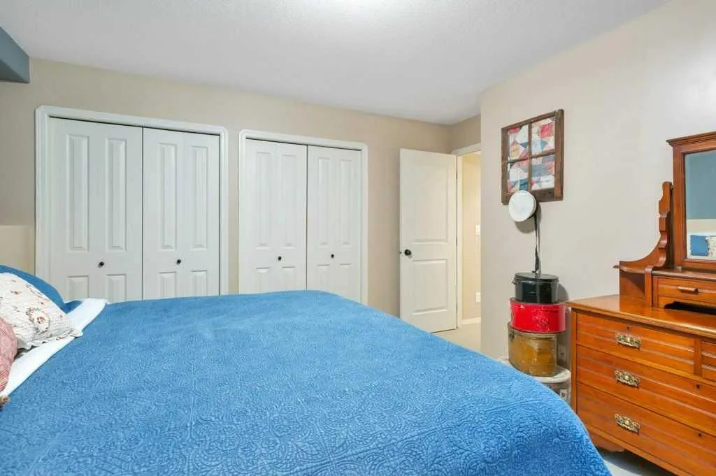 52 Irving Crescent Red Deer AB T4R 3R9