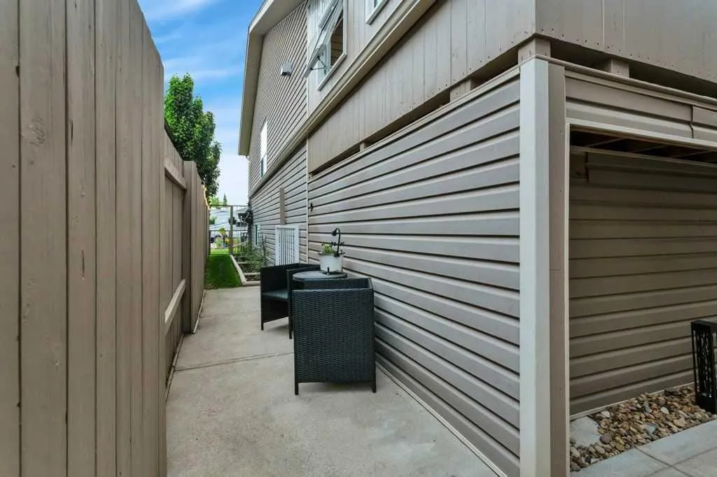52 Irving Crescent Red Deer AB T4R 3R9