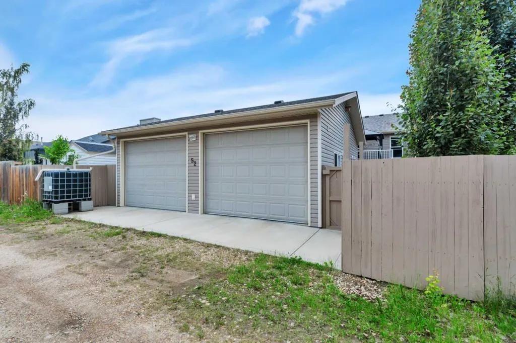 52 Irving Crescent Red Deer AB T4R 3R9