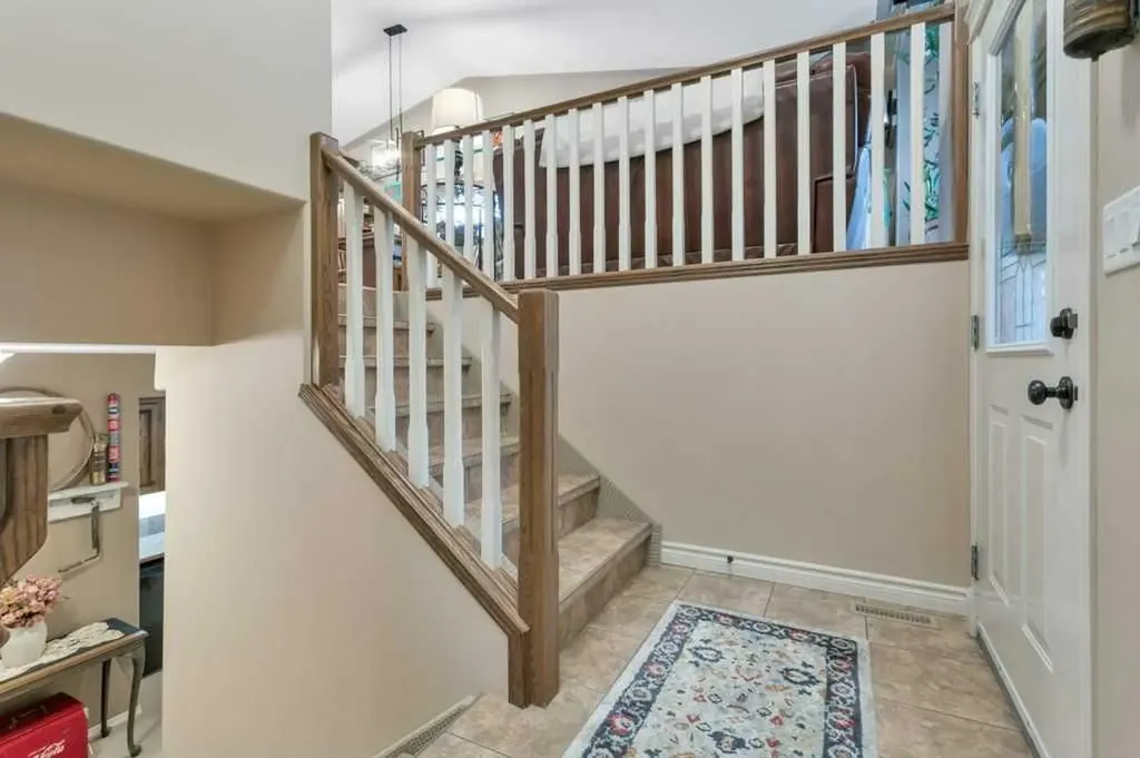 52 Irving Crescent Red Deer AB T4R 3R9
