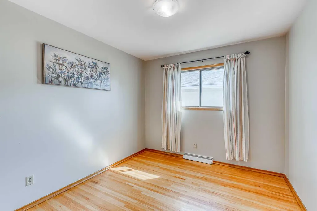 10619 Elbow Drive SW Calgary AB T2W 1G3