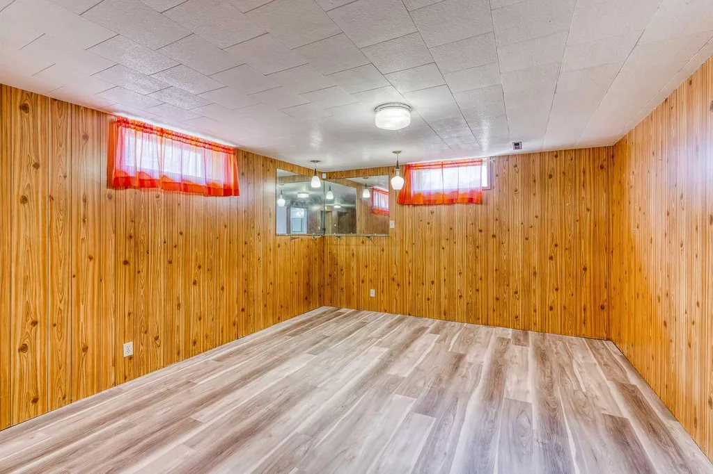 10619 Elbow Drive SW Calgary AB T2W 1G3