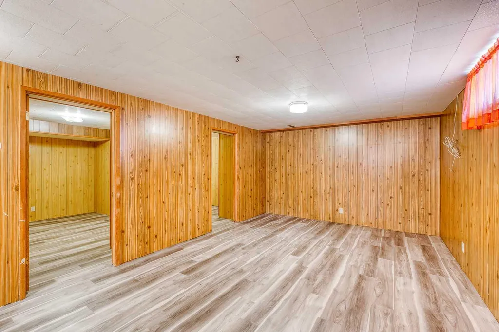 10619 Elbow Drive SW Calgary AB T2W 1G3