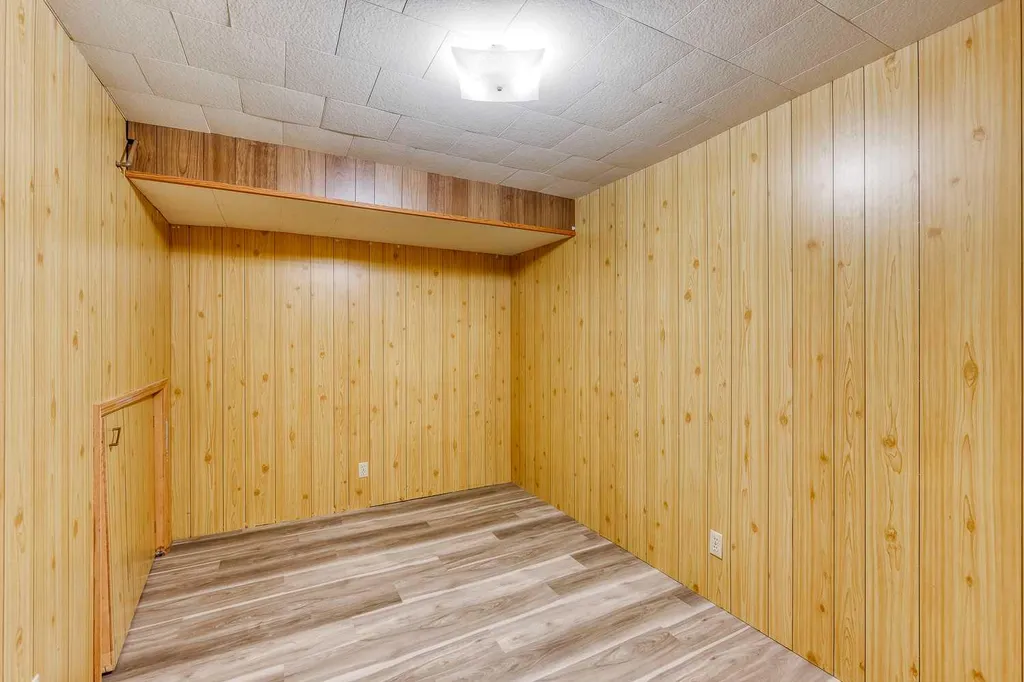 10619 Elbow Drive SW Calgary AB T2W 1G3