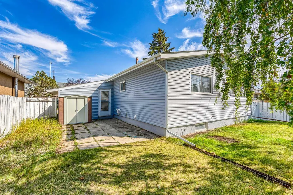 10619 Elbow Drive SW Calgary AB T2W 1G3