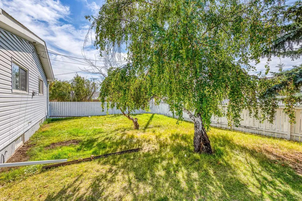 10619 Elbow Drive SW Calgary AB T2W 1G3