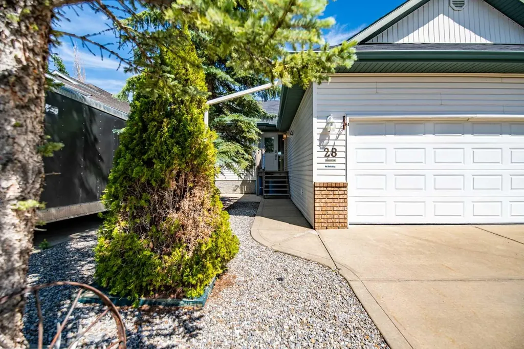 28 Westwood Crescent Sylvan Lake AB T4S 1P6