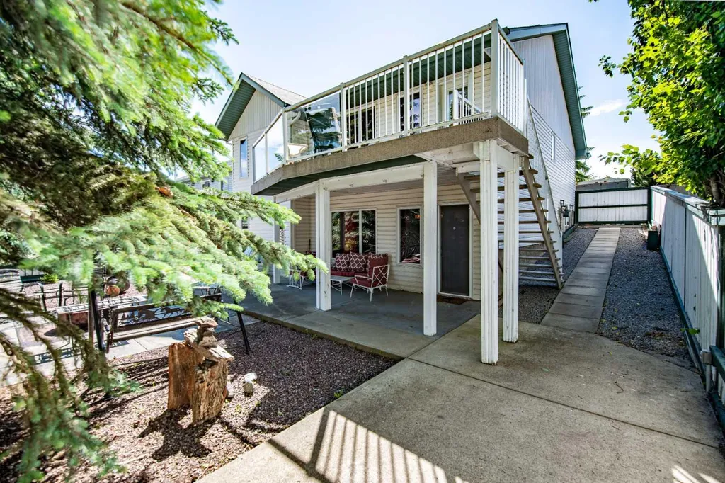 28 Westwood Crescent Sylvan Lake AB T4S 1P6